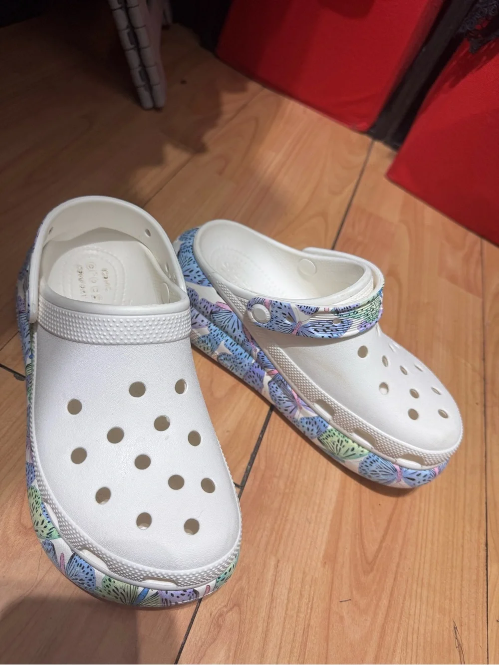 CROCS M/F White Clog with Multicolor Trim